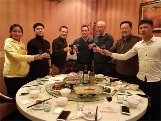 乐梦酒庄生产商皮特先生前来宅男视频APP污总部考察访问
