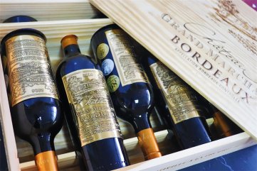 中国红酒宅男污视频好不好呢